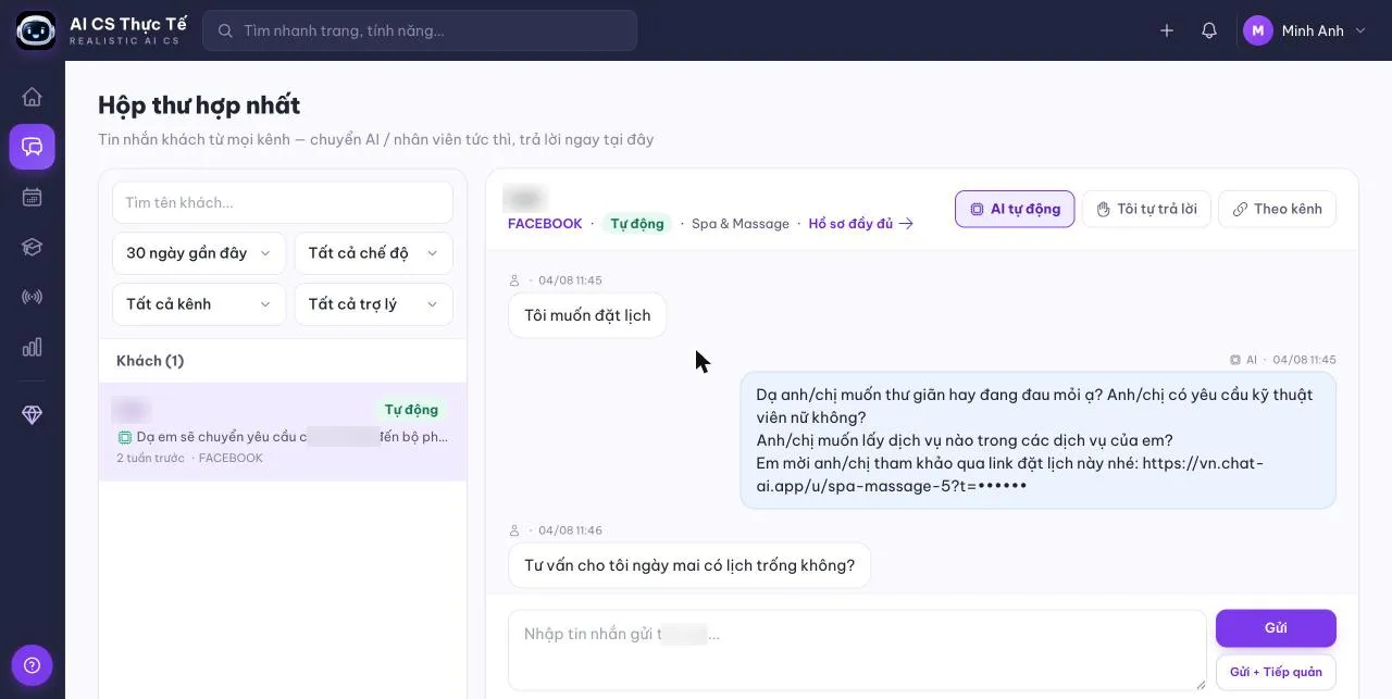 Màn Hộp thư hợp nhất của Chat AI: danh sách khách bên trái, hội thoại bên phải với câu khách hỏi đặt lịch và câu AI tự động trả lời kèm link đặt lịch, có nút AI tự động và Tôi tự trả lời.
